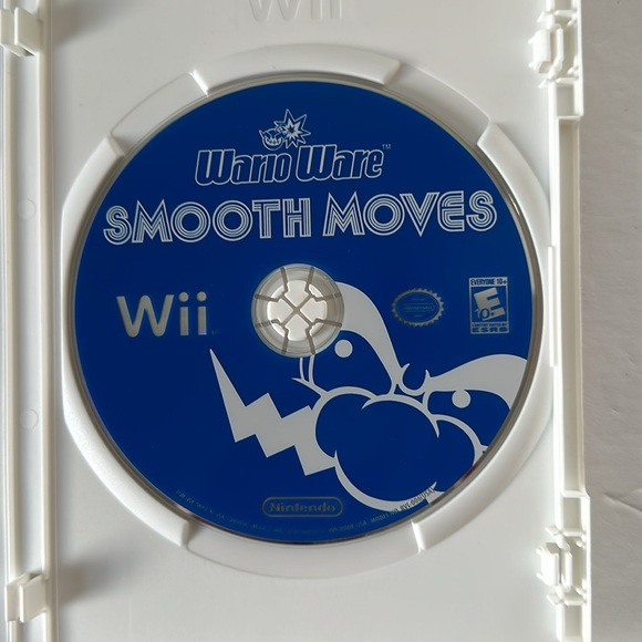WarioWare Smooth Moves Game Complete Nintendo Wii in Case with Instructions 2007 - Picture 5 of 6